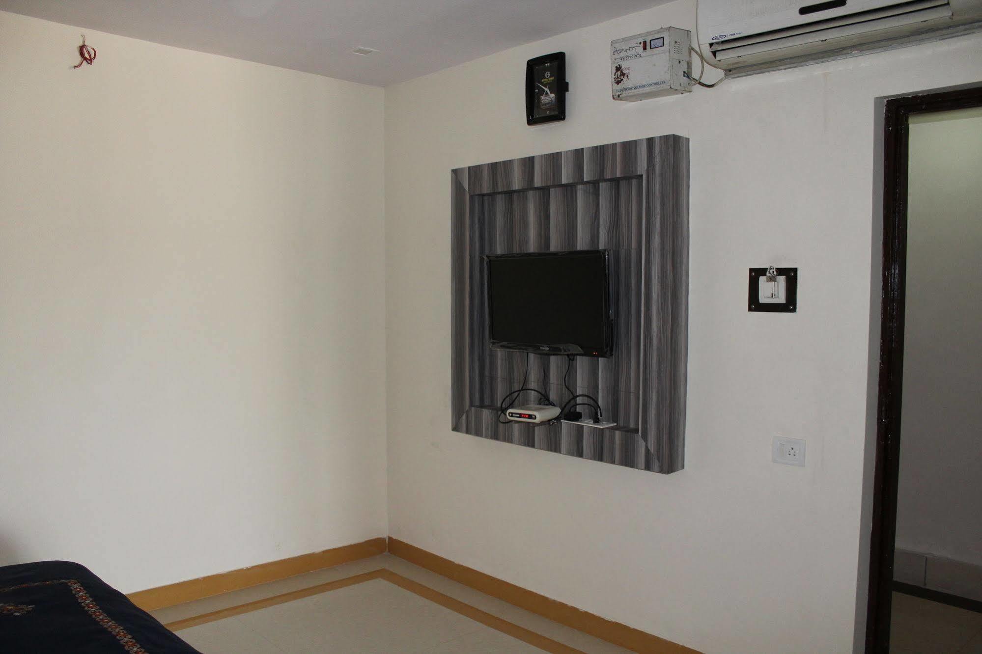הרידוואר Hotel Gyan מראה חיצוני תמונה